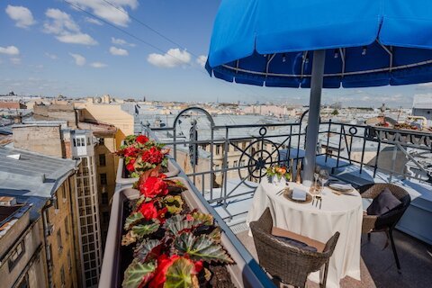 Nevesomost Due: самый маленький ресторан на крыше отеля Demetra Art Hotel