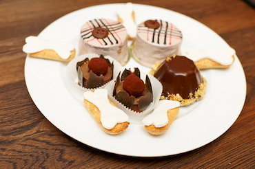 «Бизе»: печенье и пирожные от модных дизайнеров