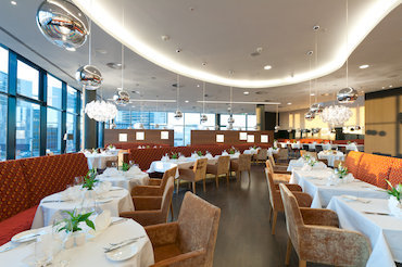 «Скайлайт»: ресторан с видом на взлетную полосу