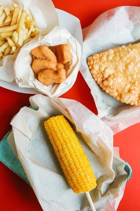 «Спортсмены»: яркое кафе в парке Малевича