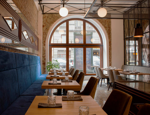 «Полный балет»: русская кухня и творческая атмосфера на Гороховой