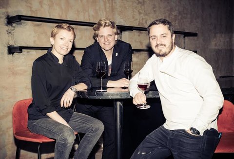 «Вечные французы»: богемная винотека на Кузнецком мосту