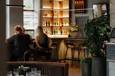 Просекко в шесть утра и самый серый ресторан города. Главные открытия сентября