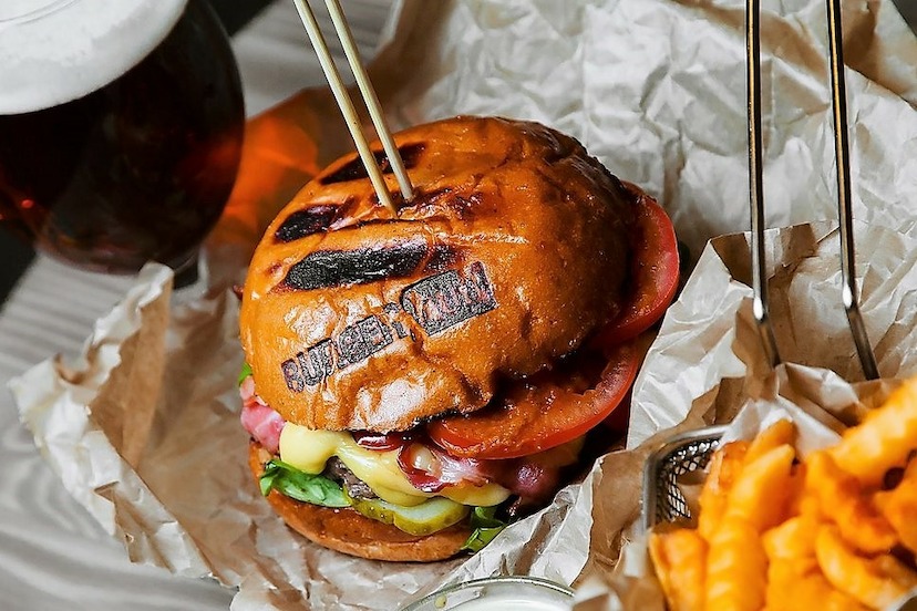 Burgerhub: бургер-бар на Лиговском проспекте