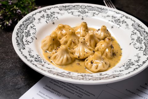 На Патриарших начали работу «Мама Тута» и Maritozzo