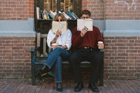 Куда идти книголюбам в Санкт-Петербурге: книжные магазины и кофейни