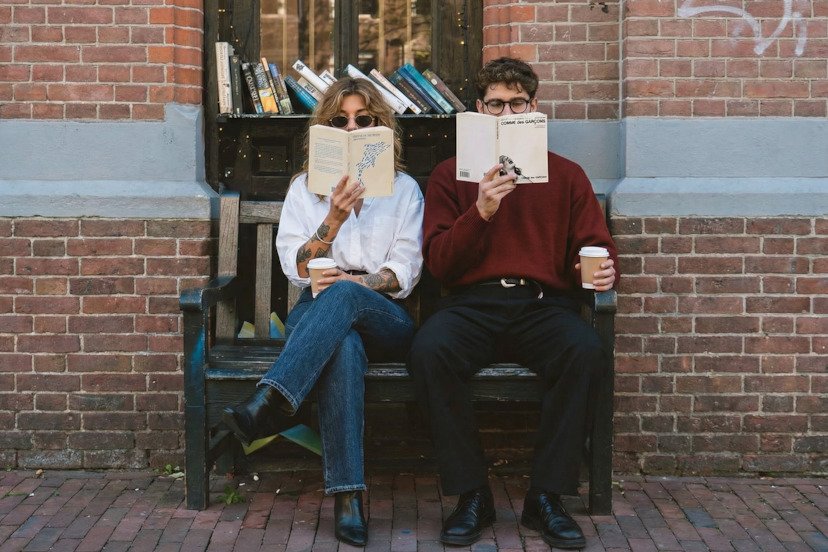 Куда идти книголюбам в Санкт-Петербурге: книжные магазины и кофейни