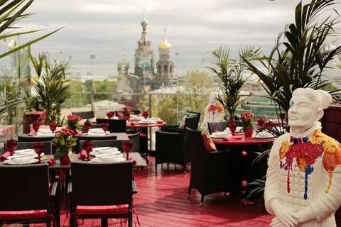 «Китайская грамота»: летний проект Александра Раппопорта на месте PMI bar