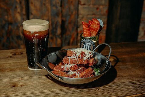 «Это не средневековье, а сказка»: ироничная таверна «Гоблинскiй пуншъ» на Гороховой улице