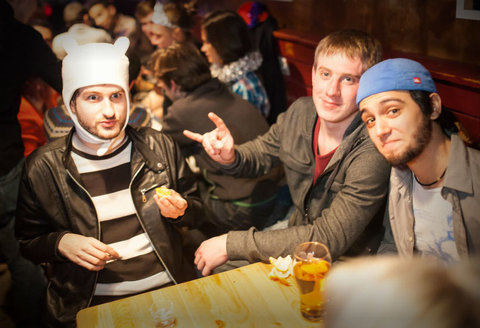 Новый год в питерских треш-барах