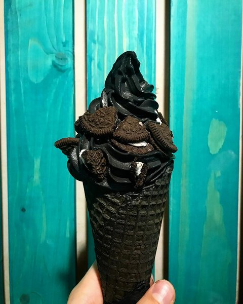 Black Unicorn: цветное мороженое на Петроградской