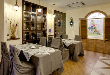 «Декантер»: качественная еда на Робеспьера