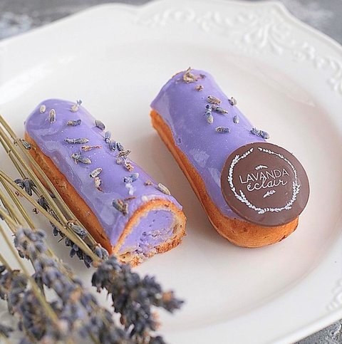 Lavanda Eclair: лавандовые эклеры и розовый латте