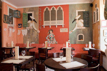 Little Italy: простая итальянская еда на Итальянской улице