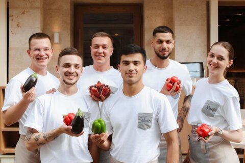 Красочное Средиземноморье в Moro на Театральной