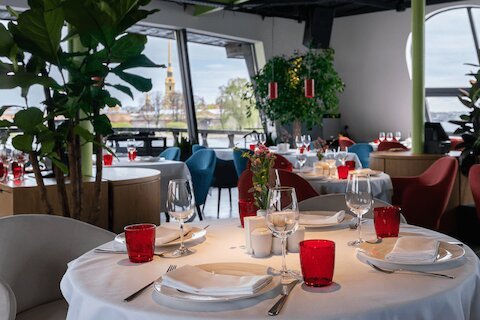 «Магадан»: морской ресторан на  «Летучем голландце»