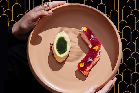 Monza: ресторан средиземноморской кухни на Конюшенной площади