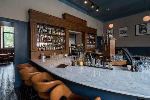 Smokey Bones: барбекю-бар от команды Smoke BBQ