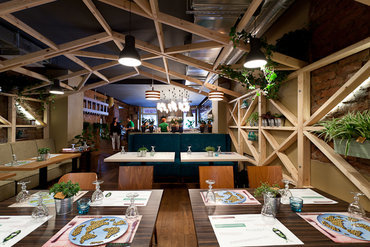 «Оливье»: простая еда в правильном месте