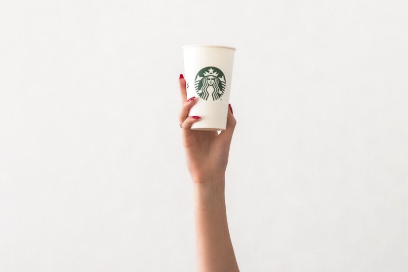 «Им кто-то плохо насоветовал»: почему покупка Пинским и Тимати Starbucks выглядит как ошибка