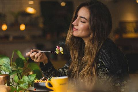 9 комфортных блюд: что заказать в ресторане, чтобы согреться осенью