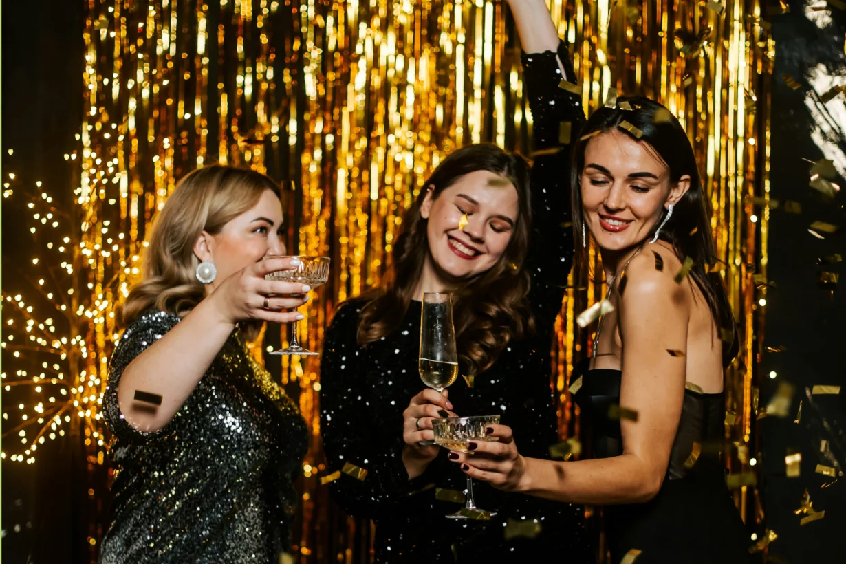 Куда пойти с коллегами на корпоратив в Петербурге