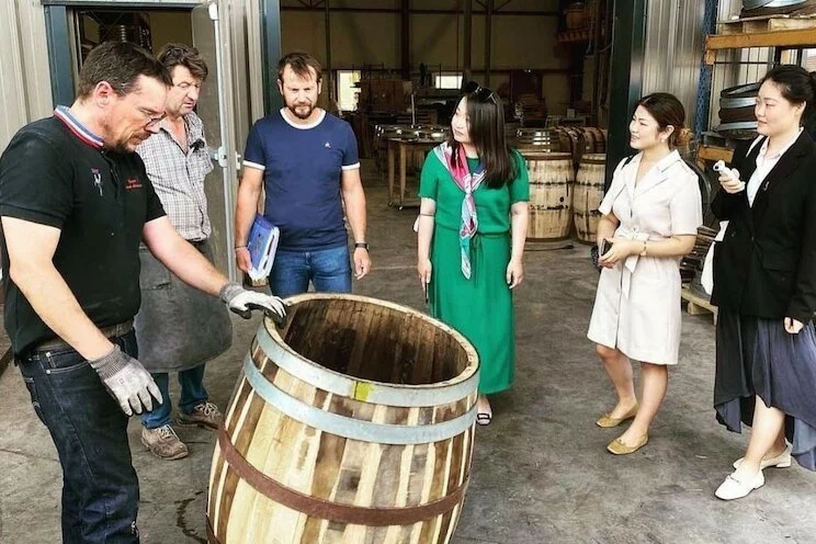 На производстве винного дома «Анри Жиро» 