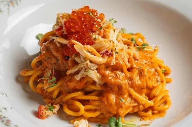 Спагетти с крабом (990 руб.)