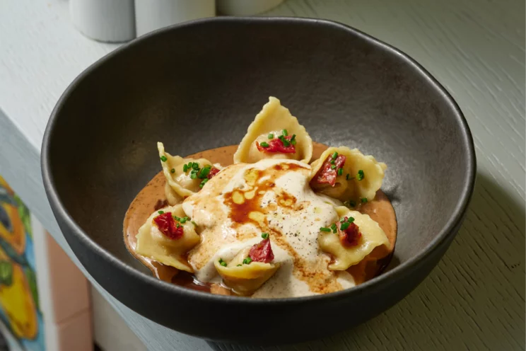 Тортеллини с уткой и муссом из грана падано