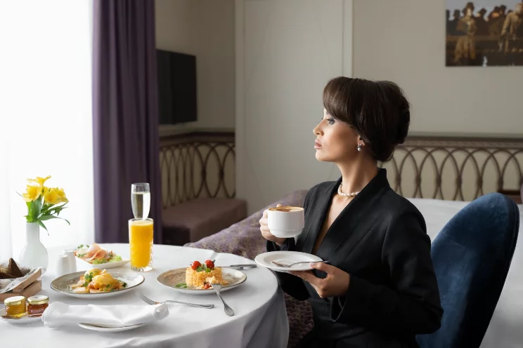 Элиз Клифтон-Уорд во время завтрака в отеле «Индиго».