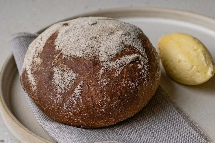 Пивной хлеб со сливочным маслом 