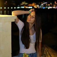 Яна Попова