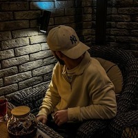 Леон Казаков