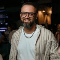 Евгений Новиков