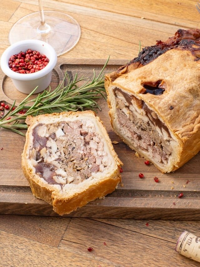 гастробар «Тот еще гусь», Традиционный лионский мясной пирог — пате ан крут