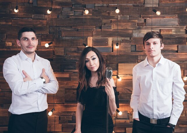 ресторан «The Buddy Cafe», Экзотичное звучание от кавер-группы Eiza в The Buddy
