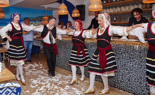 ресторан «Порто Миконос», Танцуем греческие танцы по пятницам