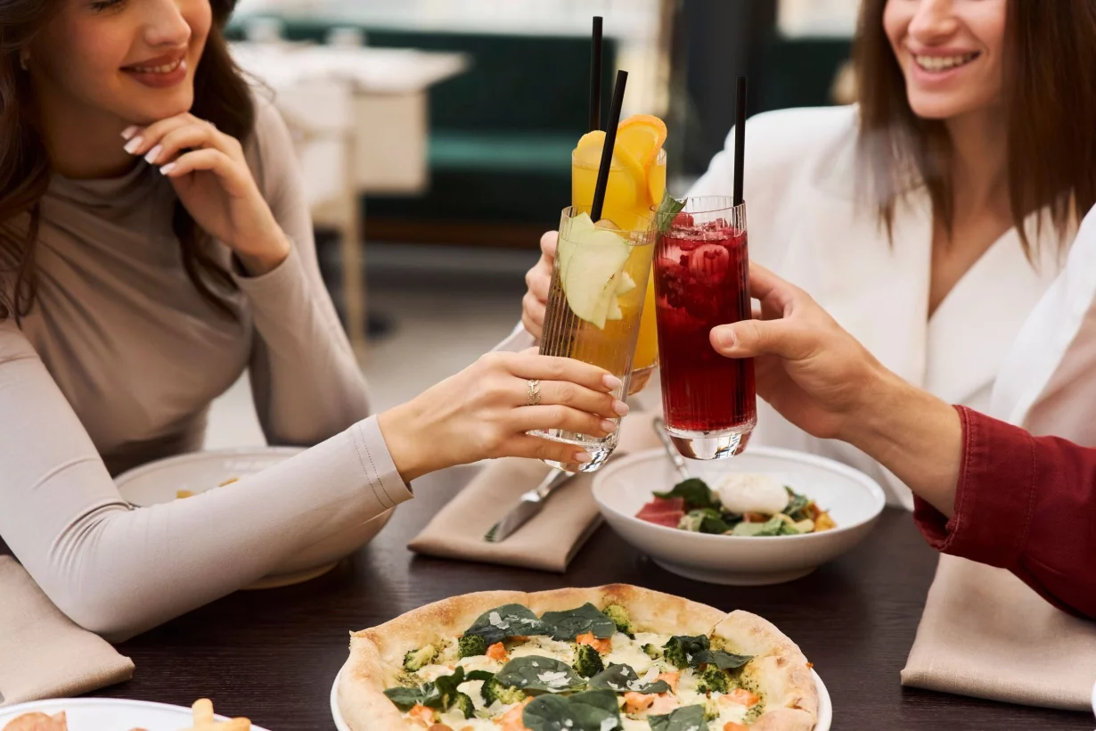 Cheers! в ресторане ЛУЧ