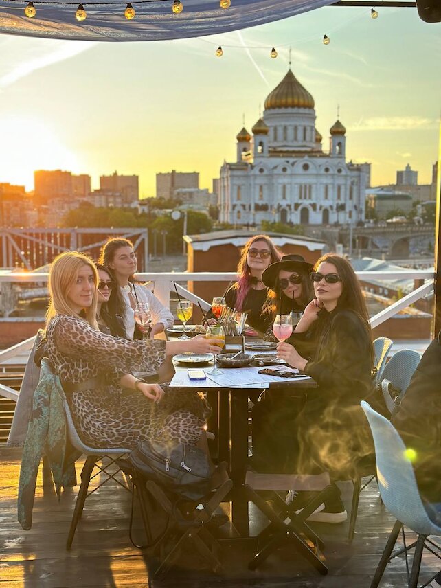 лаунж «Wow Moscow Lounge», Панорамная веранда с видом на Храм Христа Спасителя