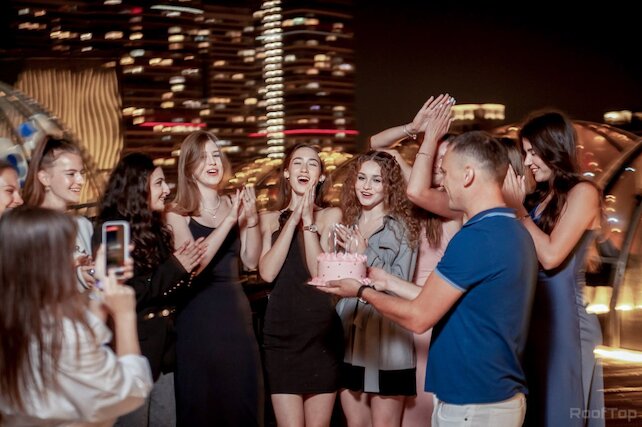 лофт «RoofTop», Именинникам подарки до 10 000 ₽