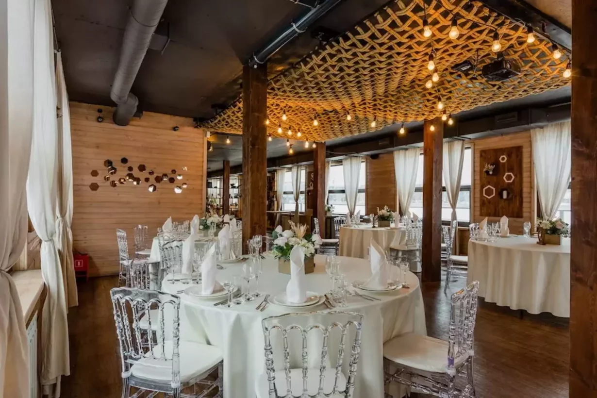 Безалкогольный глинтвейн при заказе корпоратива на декабрь 2025