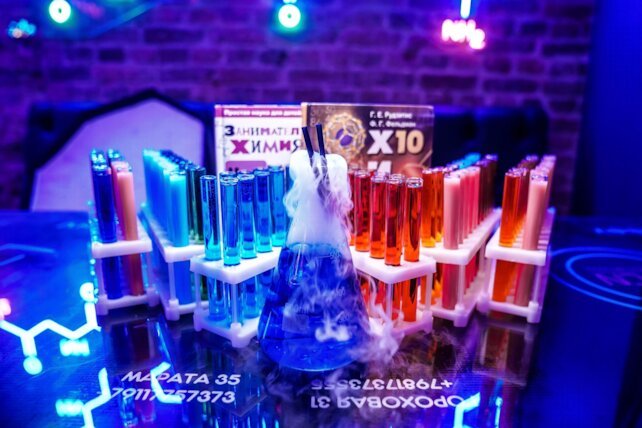 бар «Mendeleev Bar», Бесконечная вечеринка