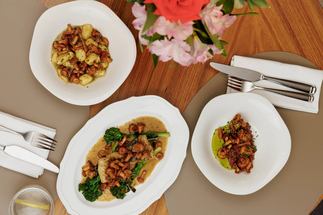 Brasserie «Кузнецкий Мост» представил сезонное меню с лисичками