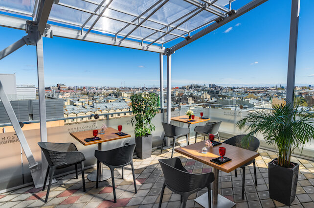 ресторан «Невесомость», Открыта летняя терраса с панорамой на город