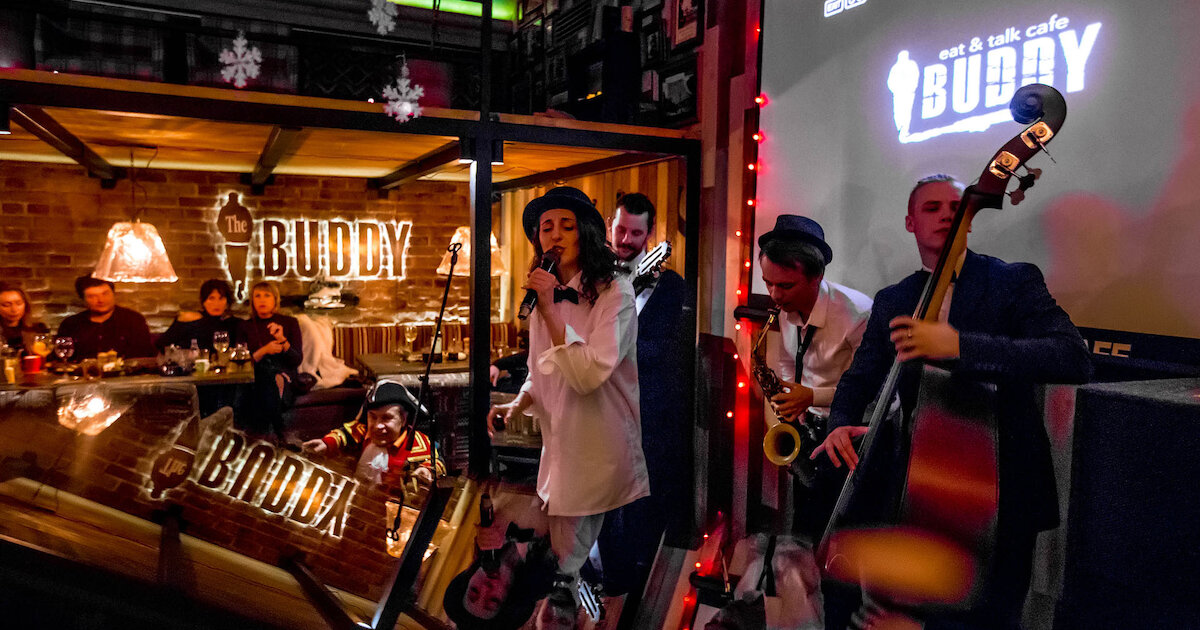 The buddy cafe. Бар Бадди СПБ. Бадди бар на Ломоносовской. The big buddy Band.