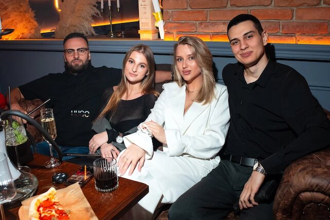 лаунж «SOHO lounge», Запускаем акцию при бронировании по телефону от 4 человек для новых гостей