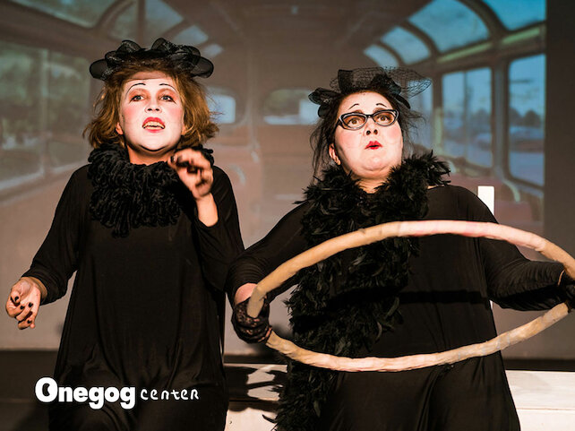 фудмаркет «Onegog Center», Театральная площадка: спектакль «Две сестры»