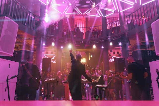 банкетный зал &laquo;Flava Event Dom&raquo;, Новогодний корпоратив в Flava Event DOM без ограничений по шуму