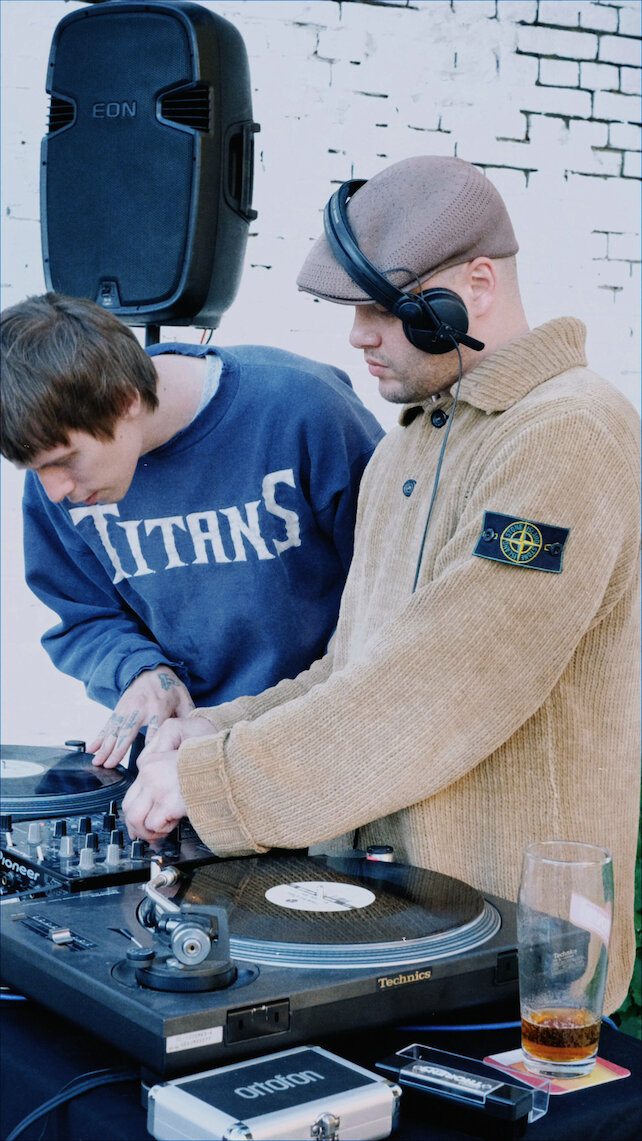паб «Speaker Pub», DJ на веранде