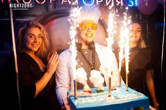 ресторан «Лаборатория 31 на Гороховой», Нам 6 лет